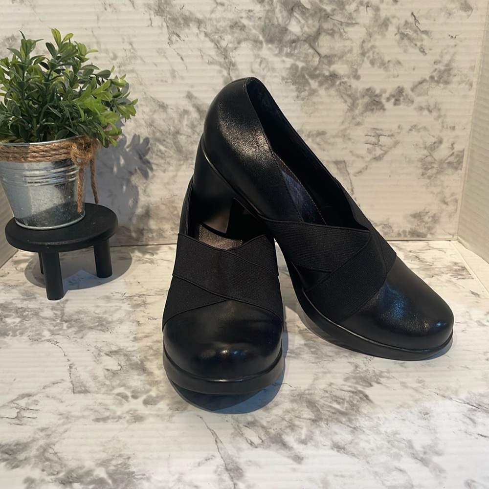 Dansko Teri Napa leather goes with block heels size 39 US size 8.5-9